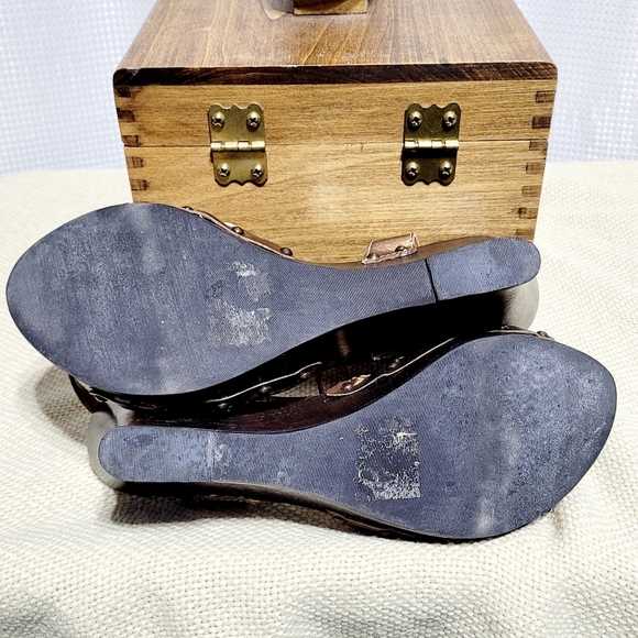 NOMI Y2K Wood & Metallic Wedge Slingback Sandal Gold/Silver/Bronze (8.5M) - Picture 6 of 8